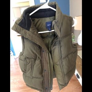 Boys vest from gap green. Good condition size small